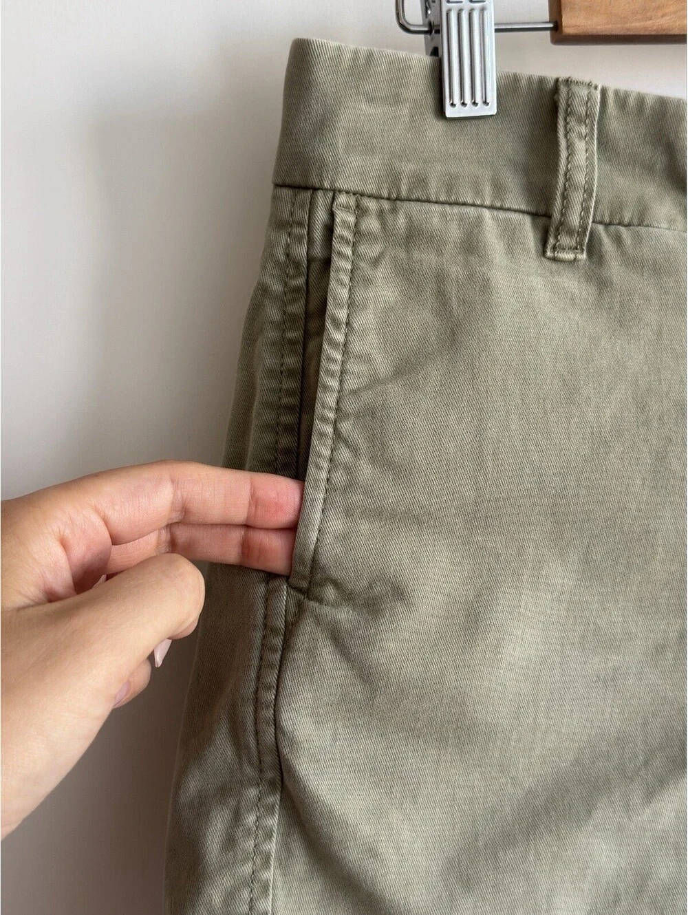 J.Crew 4 Inch Stretch Chino Shorts Olive Green Size 10 Cotton Blend H5806